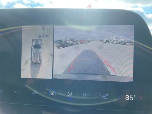 Used 2025 Chevrolet Traverse Z71 w/ Driver Confidence Package image 41