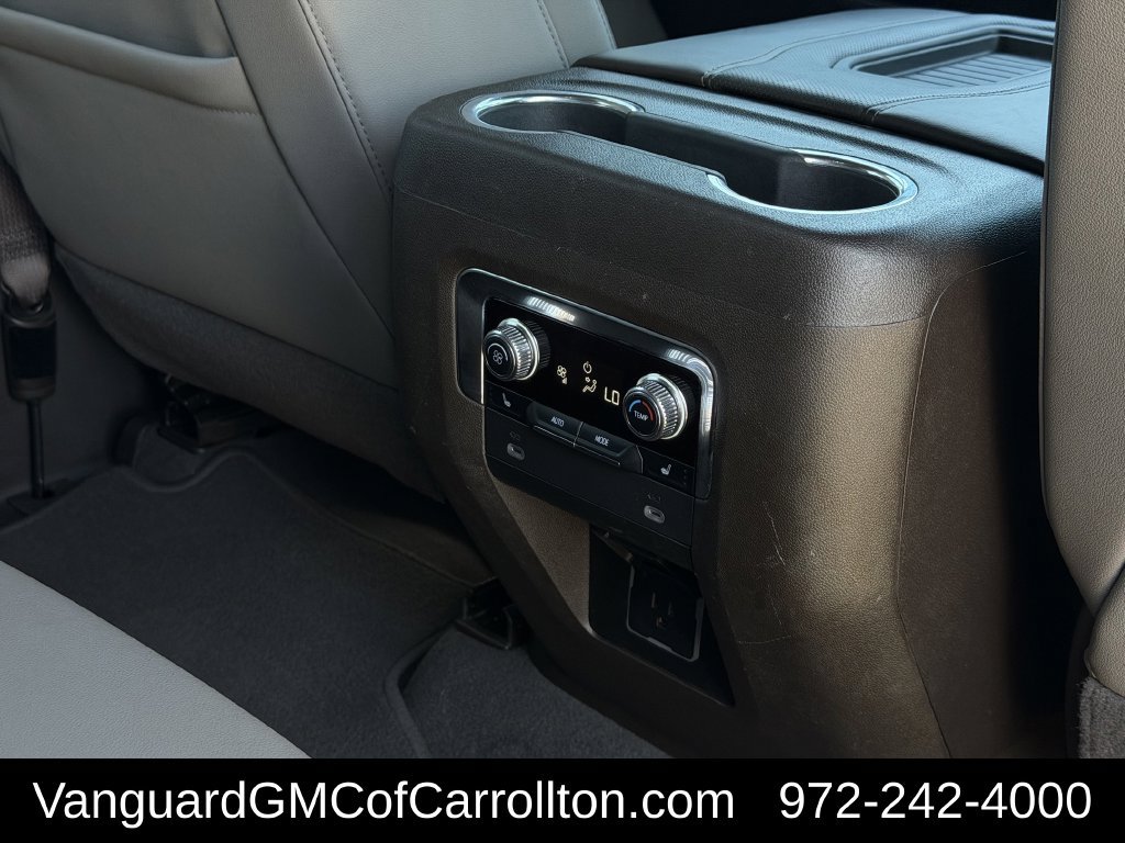Used 2023 GMC Yukon SLT w/ SLT Luxury Package AWD/4WD image 34