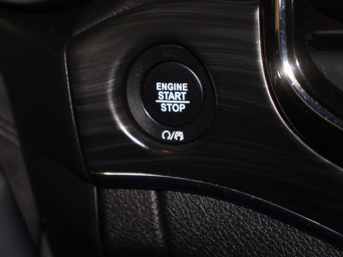 Used 2020 Jeep Grand Cherokee Limited image 27