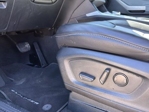 Used 2023 Ford Explorer XLT w/ Equipment Group 202A image 7