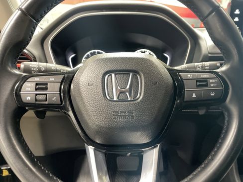 Used 2025 Honda Pilot EX-L image 18