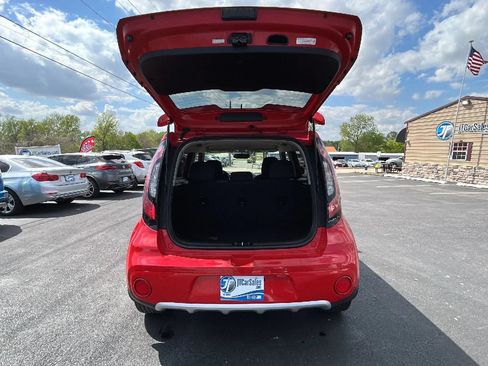 Used 2017 Kia Soul + FWD image 31