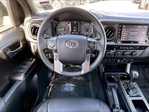 Used 2022 Toyota Tacoma TRD Sport w/ TRD Premium Sport Package image 5