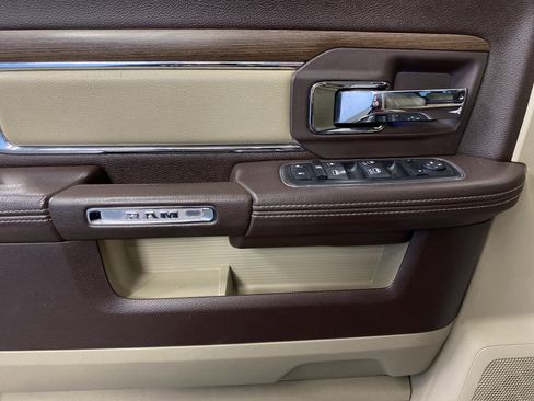 Used 2015 RAM 1500 Laramie w/ Convenience Group image 12