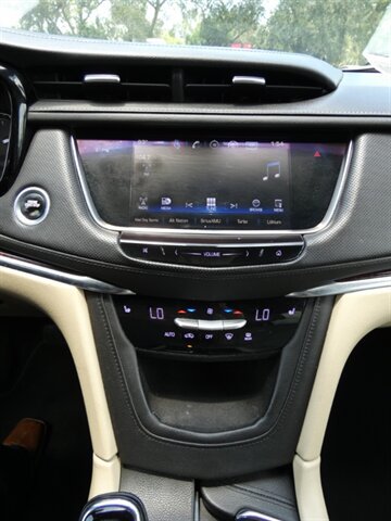 Used 2017 Cadillac XT5 Luxury AWD/4WD image 30