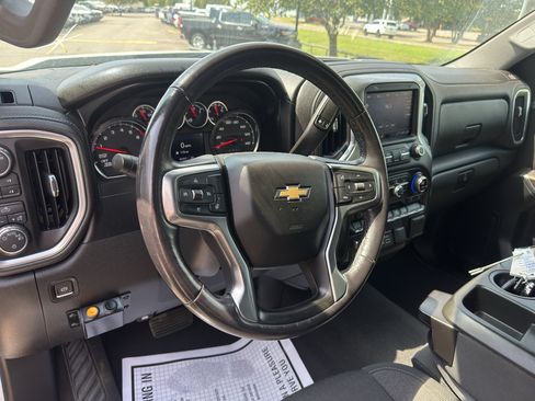Used 2021 Chevrolet Silverado 1500 LT w/ Z71 Off-Road Package AWD/4WD image 16