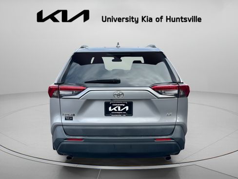 Used 2019 Toyota RAV4 LE FWD image 7