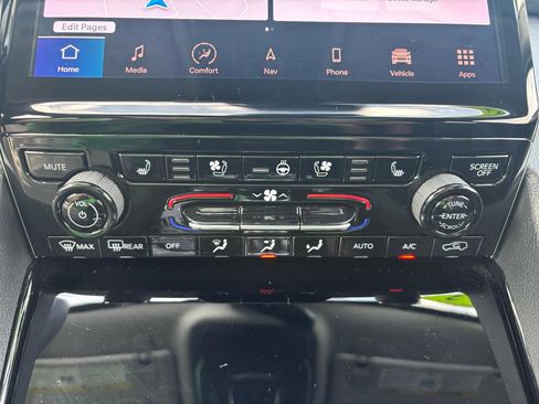 Used 2023 Jeep Grand Cherokee Limited w/ Luxury Tech Group II AWD/4WD image 25