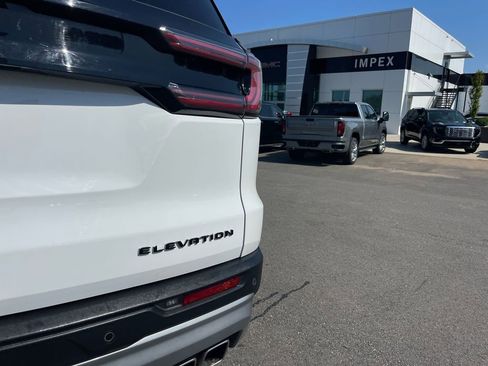 Used 2025 GMC Acadia Elevation image 32