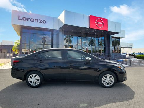 Used 2023 Nissan Versa S w/ Trunk Package image 4