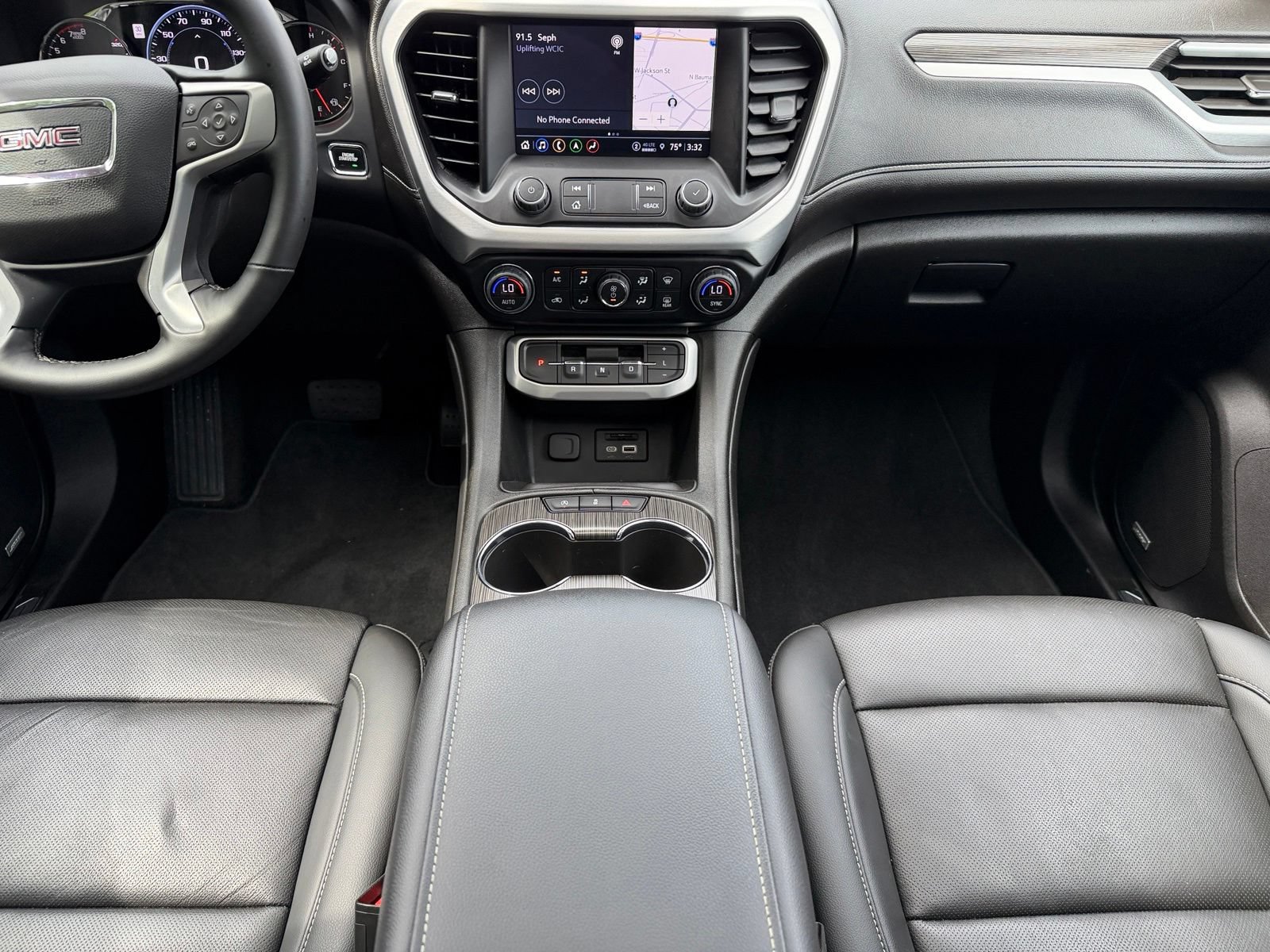 Used 2023 GMC Acadia SLT w/ Technology Package AWD/4WD image 19