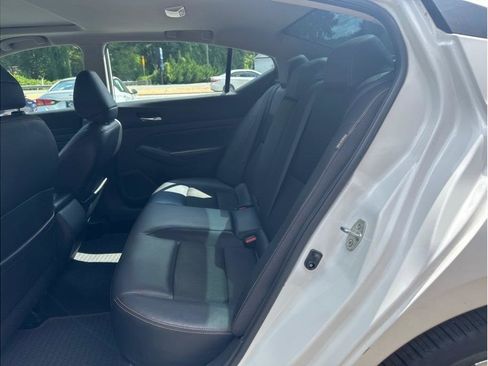 Used 2019 Nissan Altima 2.5 SR w/ SR Premium Package image 9