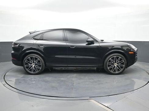 Certified 2024 Porsche Cayenne Coupe AWD/4WD image 24