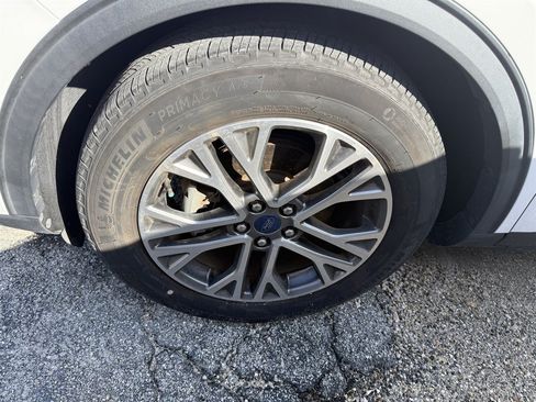 Used 2022 Ford Escape SEL FWD image 8