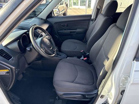 Used 2013 Kia Soul FWD image 12