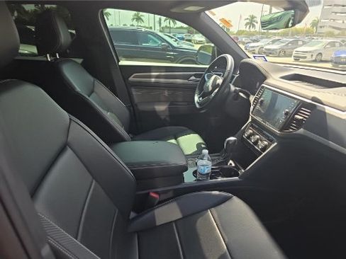 Used 2023 Volkswagen Atlas Cross Sport SEL R-Line AWD/4WD image 5