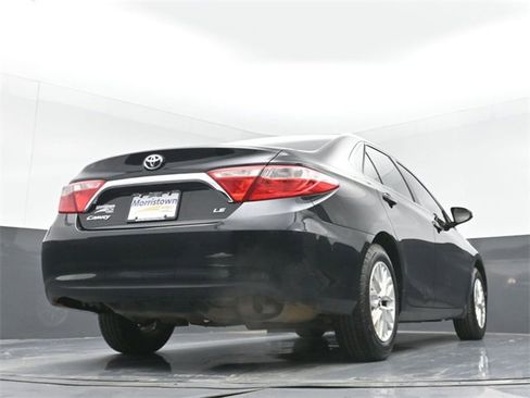 Used 2016 Toyota Camry LE image 41