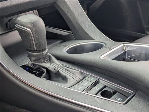 Used 2019 Toyota Avalon XLE image 12