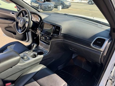 Used 2019 Jeep Grand Cherokee Limited image 48