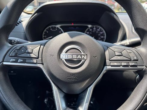 Used 2025 Nissan Sentra SV FWD image 25