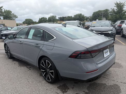 Used 2025 Honda Accord Touring image 4