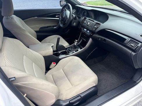 Used 2017 Honda Accord LX-S image 13
