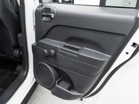 Used 2017 Jeep Patriot Sport FWD image 20
