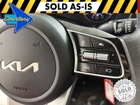 Used 2022 Kia Forte LXS FWD image 28