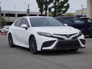 Used 2023 Toyota Camry SE video 2
