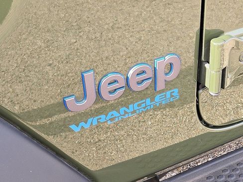 Used 2022 Jeep Wrangler Unlimited Rubicon 4xe image 13