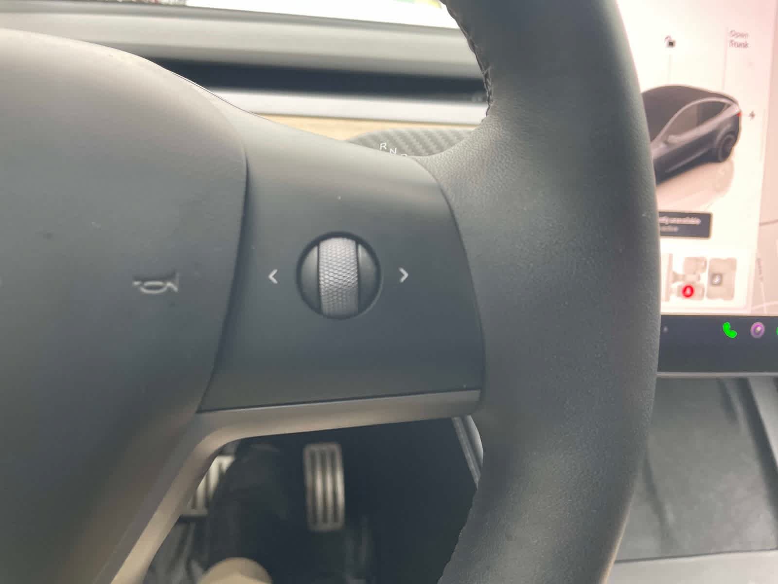 Used 2024 Tesla Model Y Performance AWD/4WD image 28