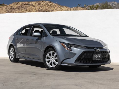 Used 2020 Toyota Corolla LE w/ Carpet Mat Package (TMS) FWD image 9