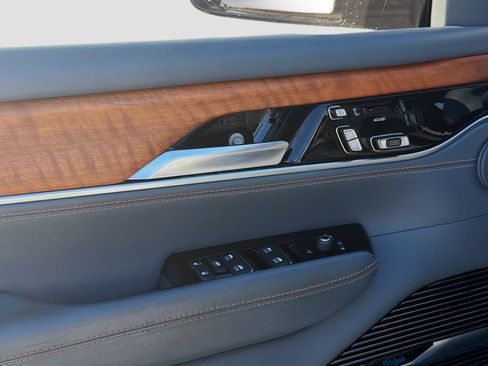 Used 2024 Jeep Grand Wagoneer Series III w/ Rear Seat Video Group 1 image 17