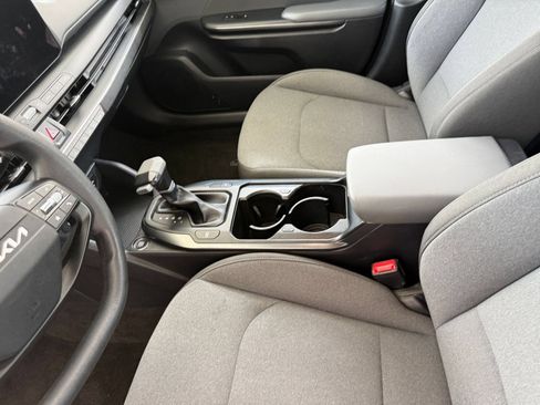 Used 2025 Kia K4 FWD image 40