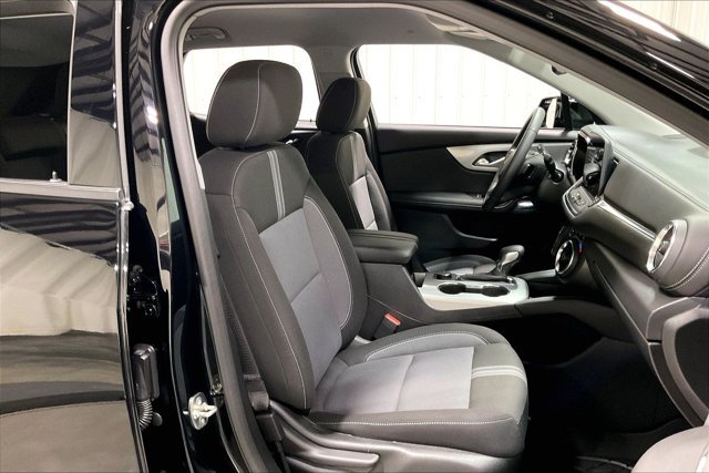 Used 2025 Chevrolet Blazer LT FWD image 7