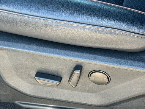 Used 2025 Ford F150 Lariat w/ Equipment Group 501A Mid image 26