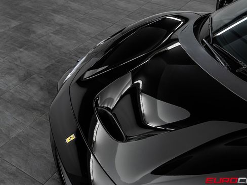 Used 2022 Ferrari F8 Tributo image 11