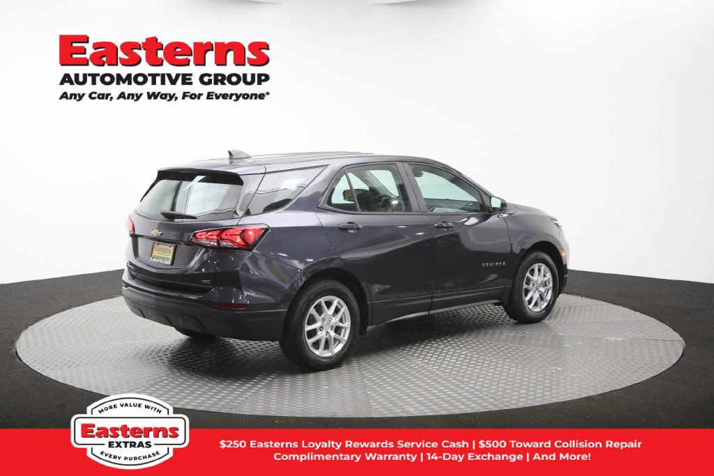 Used 2022 Chevrolet Equinox LS AWD/4WD image 43