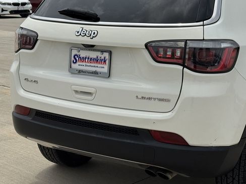 Used 2018 Jeep Compass Limited AWD/4WD image 6