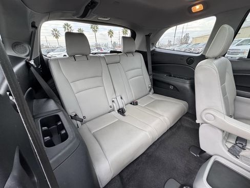 Used 2016 Honda Pilot Elite image 17