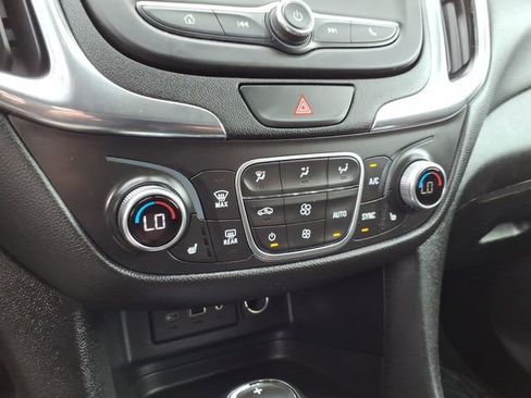 Used 2019 Chevrolet Equinox LT w/ Driver Convenience Package image 20