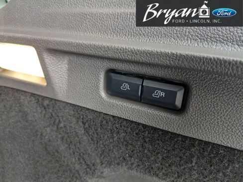 Used 2022 Lincoln Corsair AWD w/ Premium Package image 41