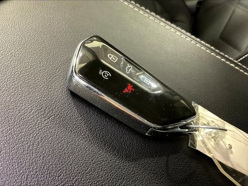 Used 2024 Volkswagen Atlas SE image 14