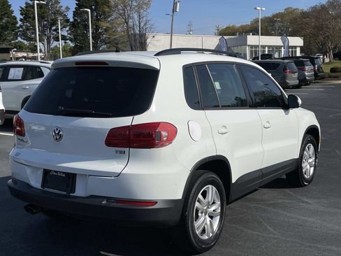 Used 2017 Volkswagen Tiguan S image 7