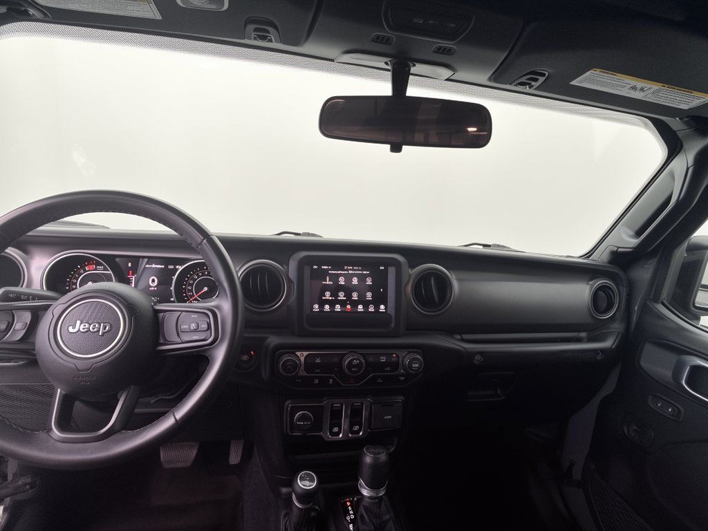 Used 2022 Jeep Wrangler Sport AWD/4WD image 17