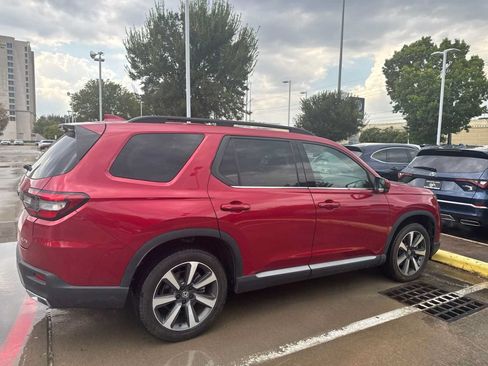 Used 2025 Honda Pilot Elite image 5