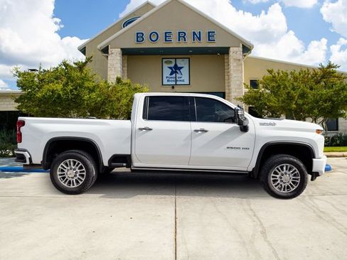 Used 2023 Chevrolet Silverado 2500 High Country w/ Z71 Off-Road Package AWD/4WD image 8