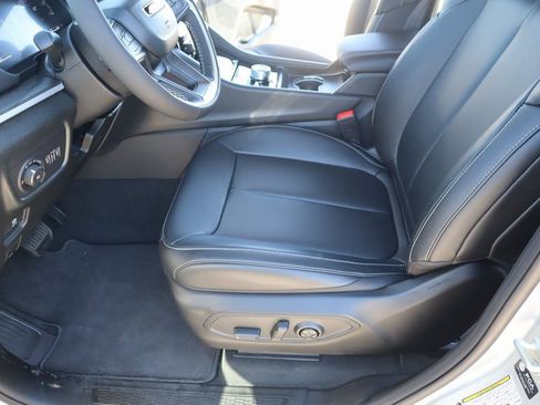 New 2025 Jeep Grand Cherokee Limited image 12