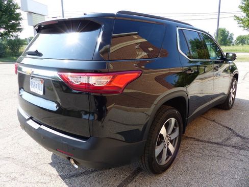 Used 2020 Chevrolet Traverse LT w/ LT Premium Package FWD image 11