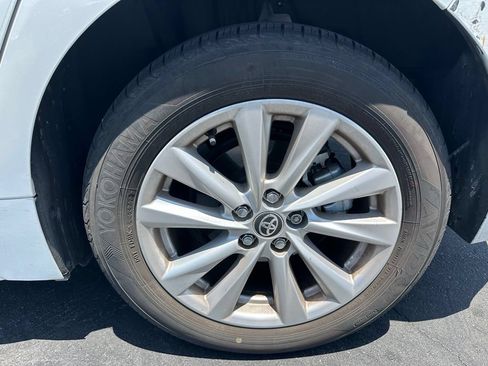 Used 2024 Toyota Corolla SE FWD image 6